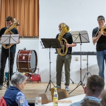 Michelwinnaden Jungmusikanten on stage